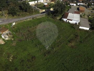 Terreno à venda em Cinfães
