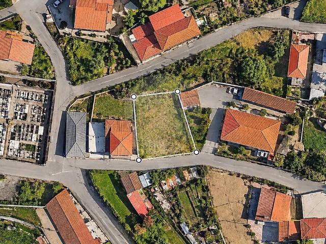 Terreno à venda em Abação e Gémeos, Guimarães RE/MAX Portugal