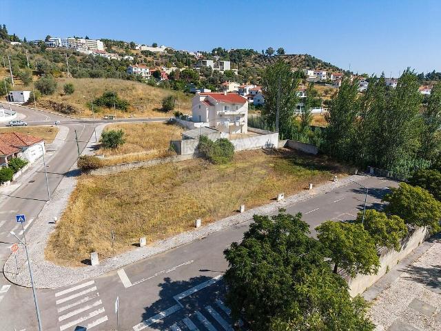 Terreno à venda em Abrantes São Vicente e São João e Alferrarede, Abrantes RE/MAX Portugal