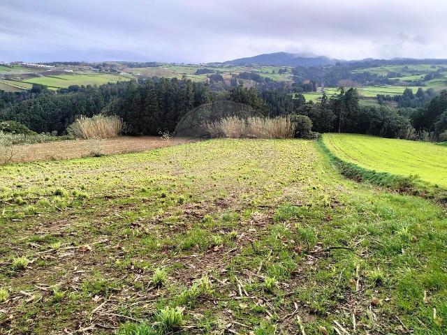 Terreno à venda em Achadinha, Nordeste RE/MAX Portugal