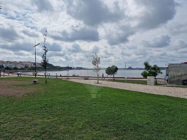 Terreno à venda em Alto do Seixalinho, Santo André e Verderena, Barreiro RE/MAX Portugal