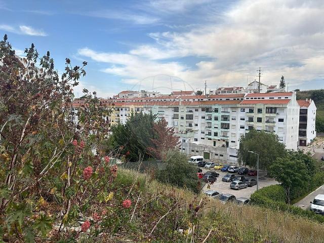 Terreno à venda em Alverca do Ribatejo e Sobralinho, Vila Franca de Xira RE/MAX Portugal