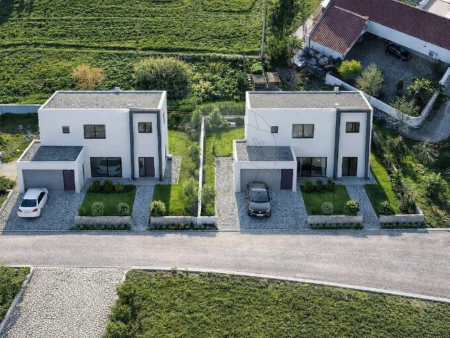 Terreno à venda em Aljubarrota, Alcobaça RE/MAX Portugal