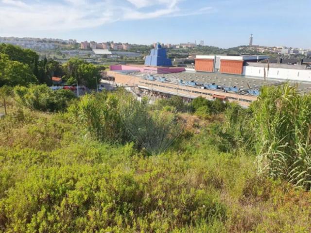 Terreno à venda em Almada