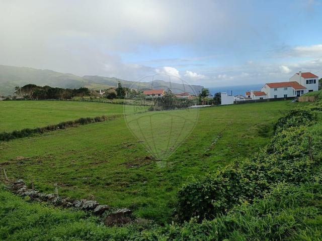 Terreno à venda em Almagreira, Vila do Porto RE/MAX Portugal