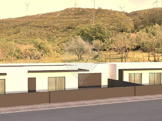 Terreno à venda em Alqueidão da Serra, Porto de Mós RE/MAX Portugal