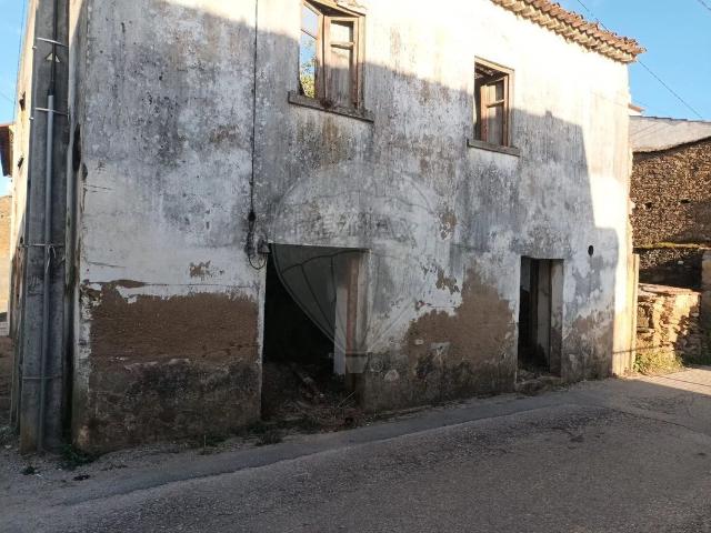 Terreno à venda em Alqueidão