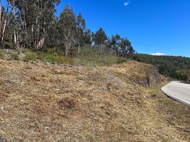 Terreno à venda em Arouca
