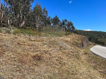 Terreno à venda em Arouca