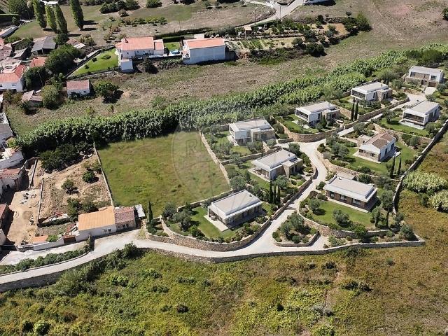 Terreno à venda em Azueira e Sobral da Abelheira, Mafra RE/MAX Portugal