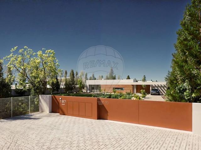 Terreno à venda em Azeitão São Lourenço e São Simão, Setúbal RE/MAX Portugal