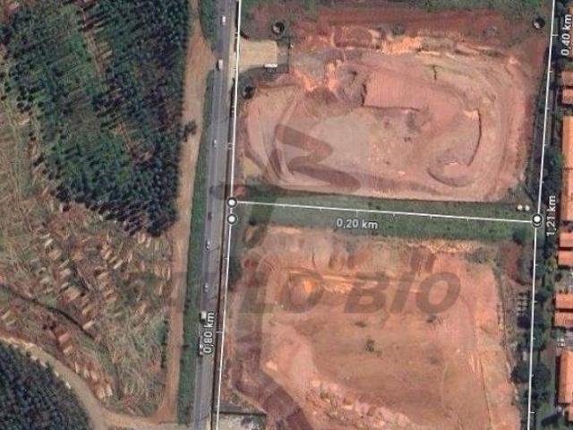 Terreno à venda em Bonsucesso