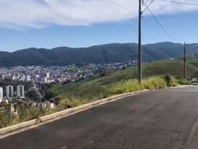 Terreno à venda em bairro próximo ao centro