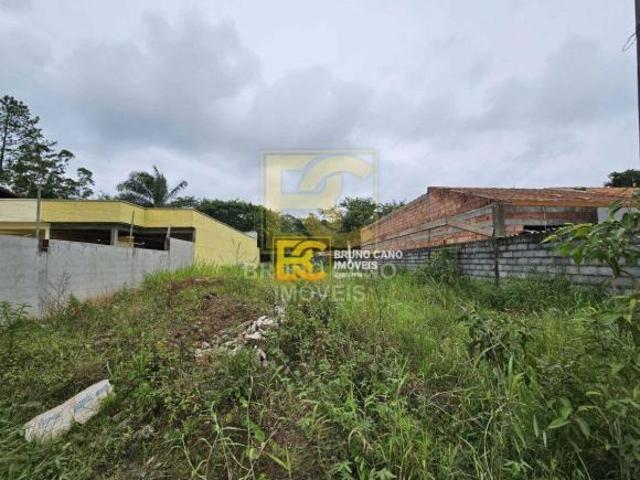 Terreno a venda em bairro residencial Peruíbe/SP