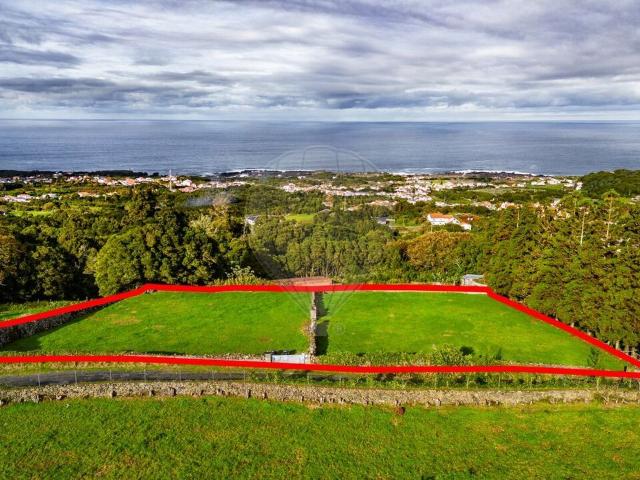 Terreno à venda em Biscoitos, Praia da Vitória RE/MAX Portugal