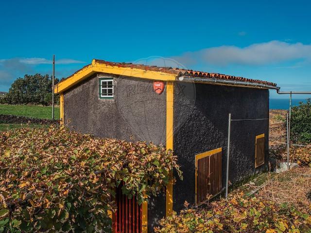 Terreno à venda em Biscoitos, Praia da Vitória RE/MAX Portugal