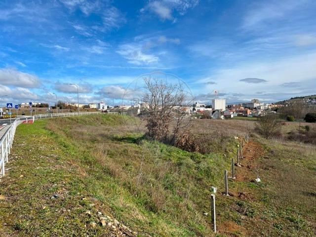 Terreno à venda em Sé, Santa Maria e Meixedo, Bragança RE/MAX Portugal