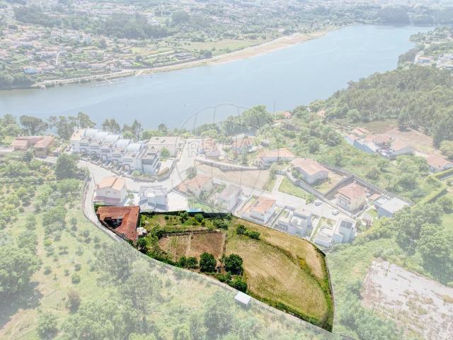 Terreno à venda em Gondomar