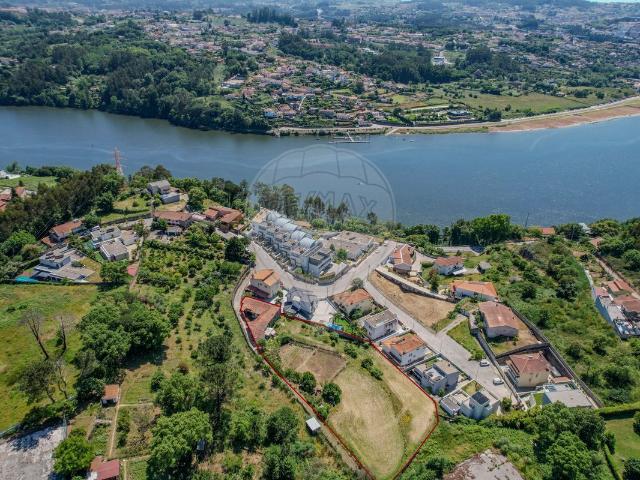 Terreno à venda em Gondomar