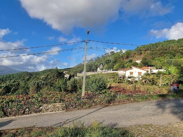Terreno à venda em Geraz do Lima Santa Maria, Santa Leocádia e Moreira e Deão, Viana do Castelo RE/MAX Portugal