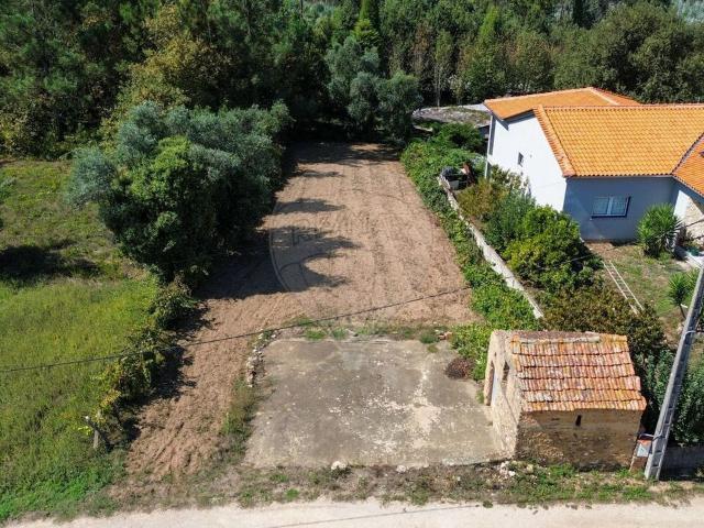 Terreno à venda em Giesteira