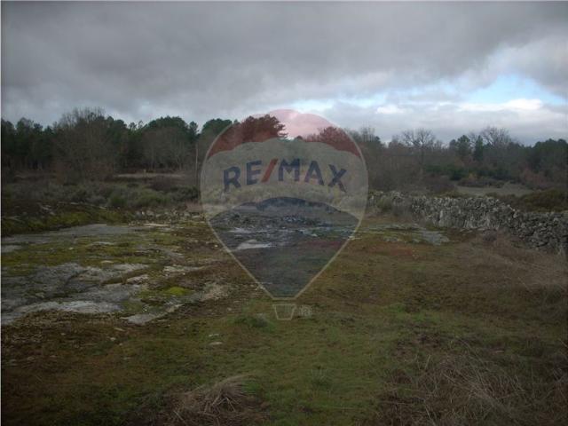 Terreno à venda em Guarda