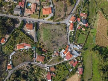 Terreno à venda em Guimarães