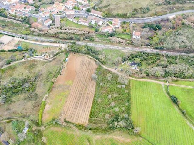 Terreno à venda em Dois Portos e Runa, Torres Vedras RE/MAX Portugal