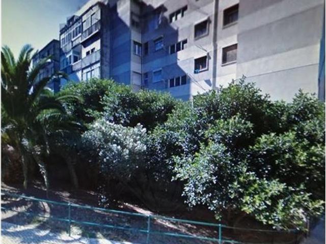 Terreno à venda em Estrada de Benfica Sete Rios > Califa