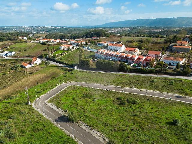 Terreno à venda em Évora de Alcobaça, Alcobaça RE/MAX Portugal