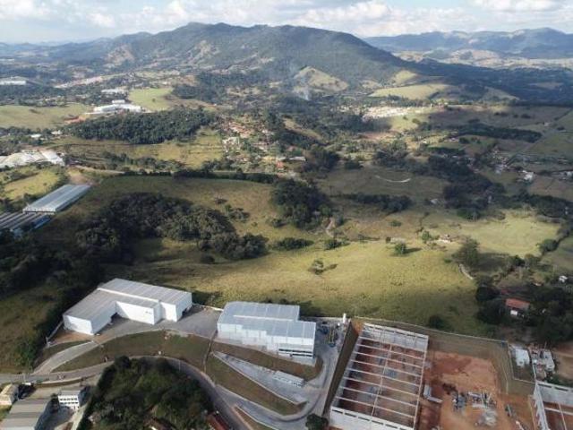Terreno à Venda em Extrema Mg, com 200.000m2 área mista !