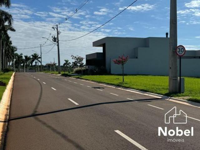 Terreno à venda em Forest Hill, Cianorte PR: 360,00m² em condomínio fechado!
