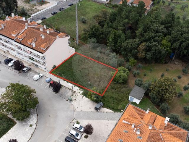 Terreno à venda em Favariça