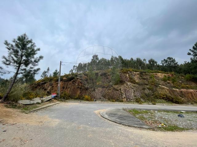 Terreno à venda em Felgueiras
