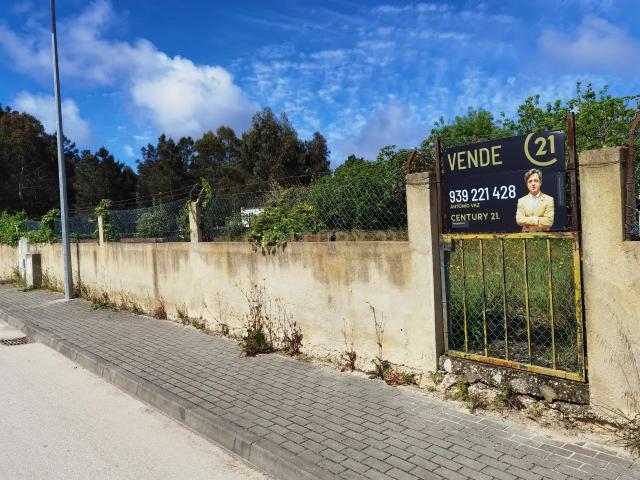Terreno à venda em Fernão Ferro Oportunidade única!