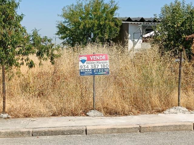 Terreno à venda em Figueira de Castelo Rodrigo