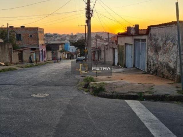 Terreno à venda em Flávio Marques Lisboa