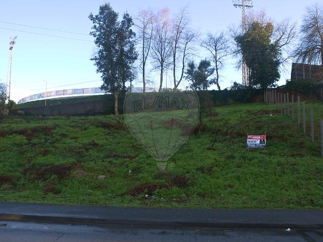 Terreno à venda em Freamunde, Paços de Ferreira RE/MAX Portugal