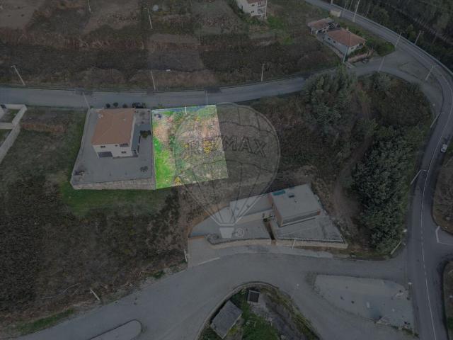 Terreno à venda em Fridăo