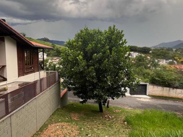 Terreno à venda em Itajubá MG, bairro Pinheirinho, 450m² de área!