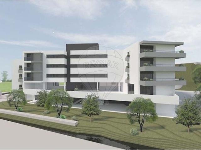Terreno à venda em Odivelas, Odivelas RE/MAX Portugal
