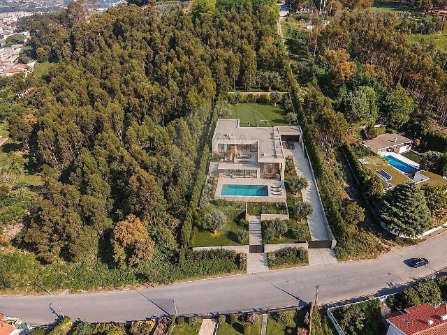 Terreno à venda em Oliveira do Douro, Vila Nova de Gaia RE/MAX Portugal
