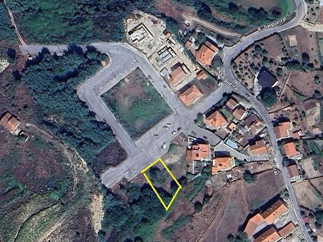 Terreno à venda em Oliveira do Hospital e São Paio de Gramaços, Oliveira do Hospital RE/MAX Portugal