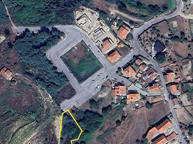 Terreno à venda em Oliveira do Hospital e São Paio de Gramaços, Oliveira do Hospital RE/MAX Portugal