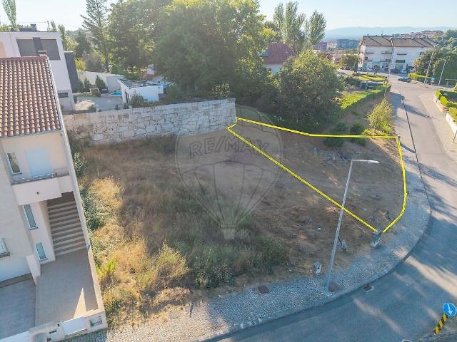Terreno à venda em Oliveira do Hospital e São Paio de Gramaços, Oliveira do Hospital RE/MAX Portugal