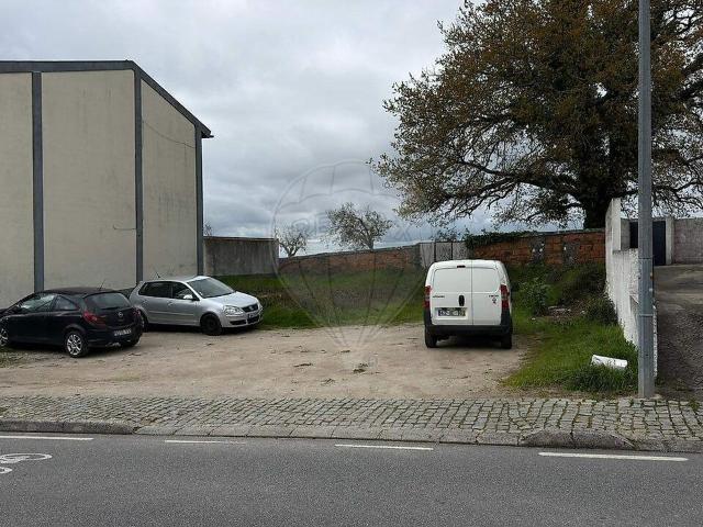 Terreno à venda em Oliveira do Hospital e São Paio de Gramaços, Oliveira do Hospital RE/MAX Portugal