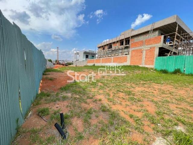terreno à venda em Loteamento Residencial Arborais