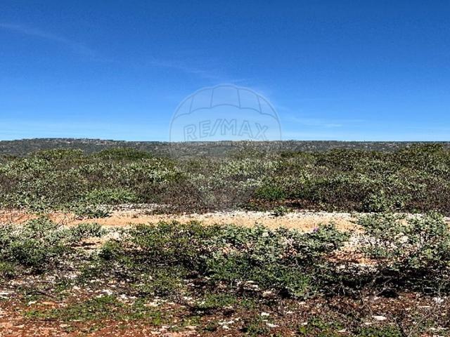 Terreno à venda em Loulé