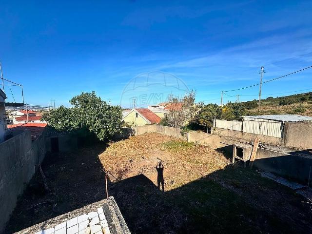 Terreno à venda em Loures, Loures RE/MAX Portugal