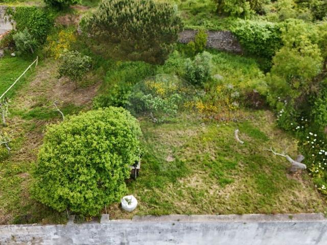 Terreno à venda em Loures